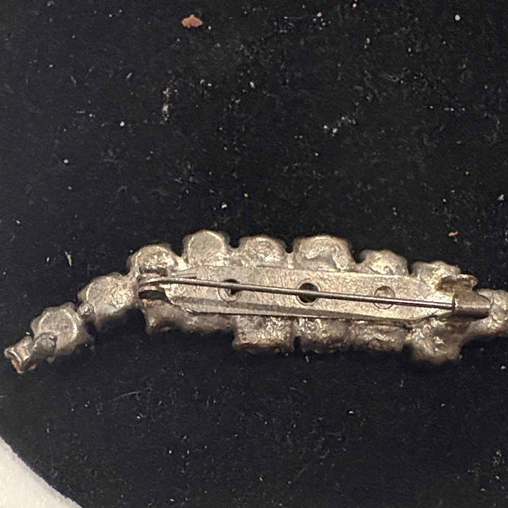 Elegant Silver Crystal Brooch Set - Picture 5 of 5